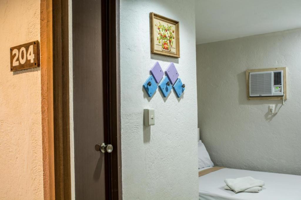 Hotel Avenija Olongapo Zewnętrze zdjęcie